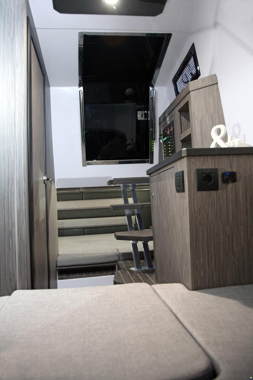 Ranieri CAYMAN 35.0 EXECUTIVE CABIN 4 LETTI DEMO