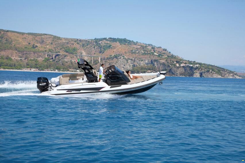 Ranieri CAYMAN 35.0 EXECUTIVE CABIN 4 LETTI DEMO