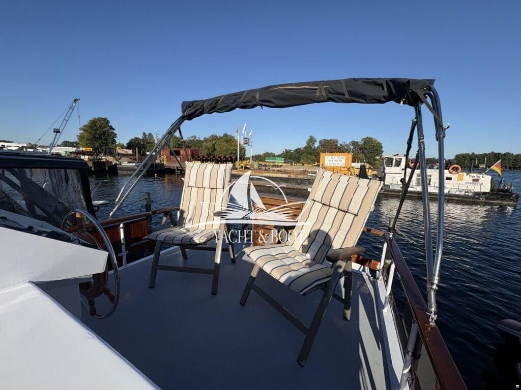 holländischer Werftbau Crowntrawler 830