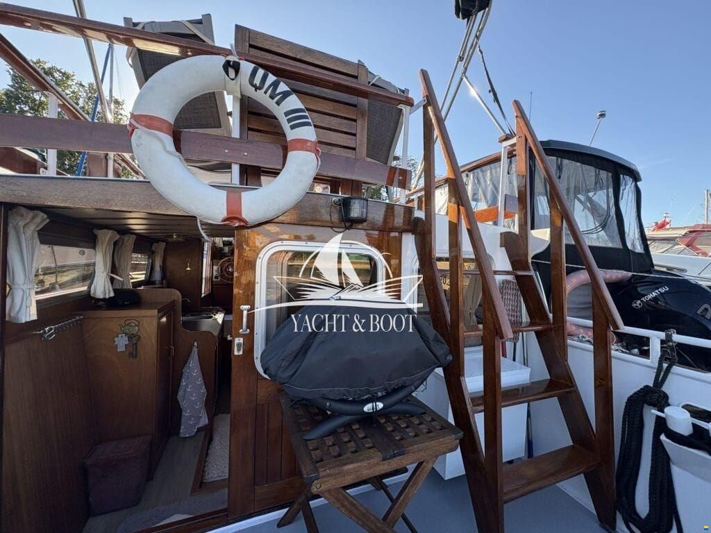 holländischer Werftbau Crowntrawler 830