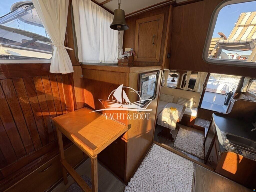 holländischer Werftbau Crowntrawler 830