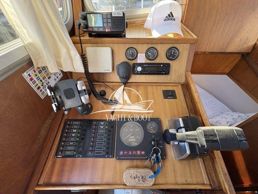 holländischer Werftbau Crowntrawler 830