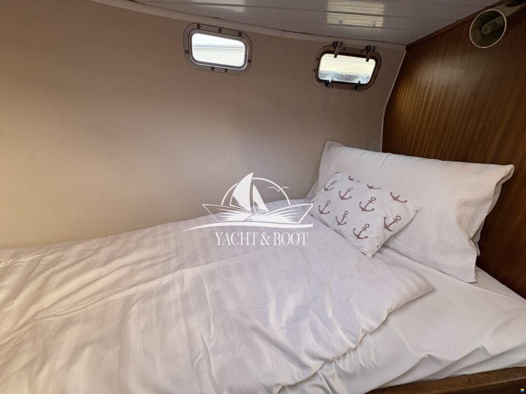 holländischer Werftbau Crowntrawler 830