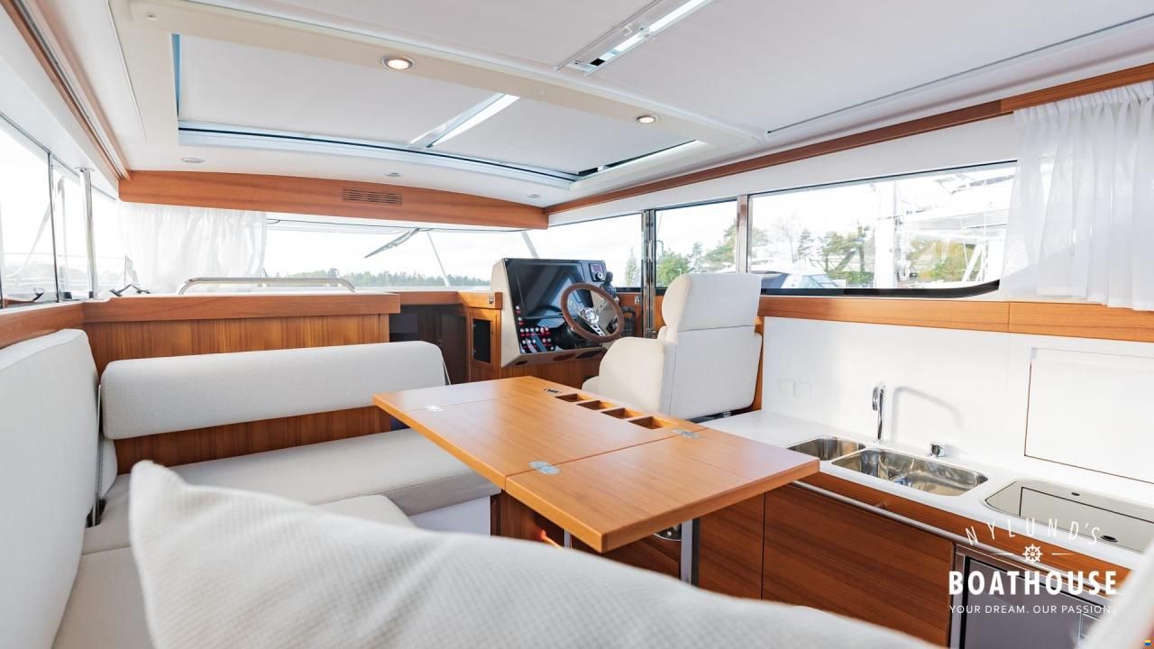 Delta Powerboats 340 SW