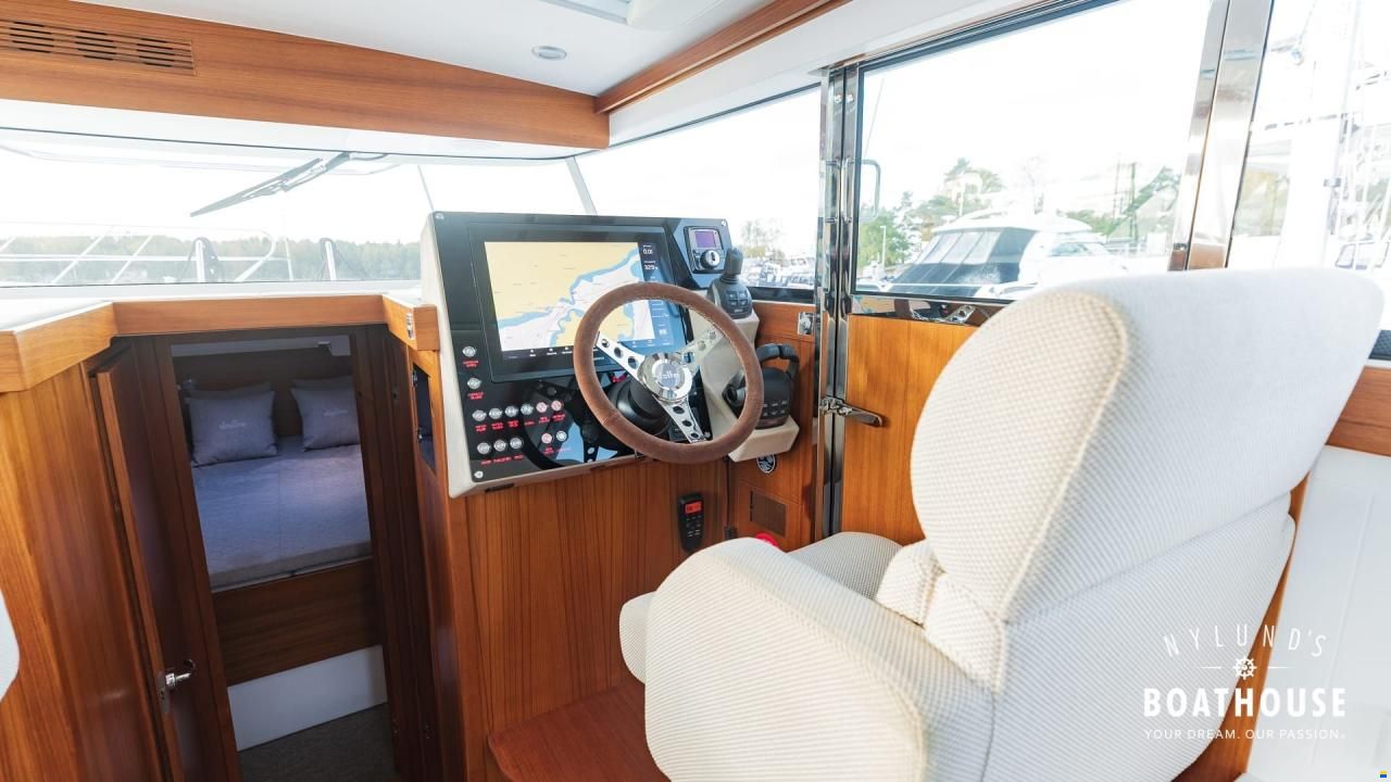 Delta Powerboats 340 SW