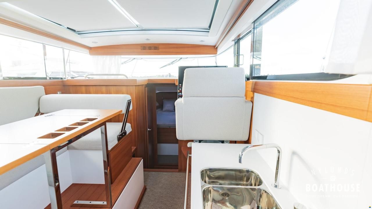 Delta Powerboats 340 SW