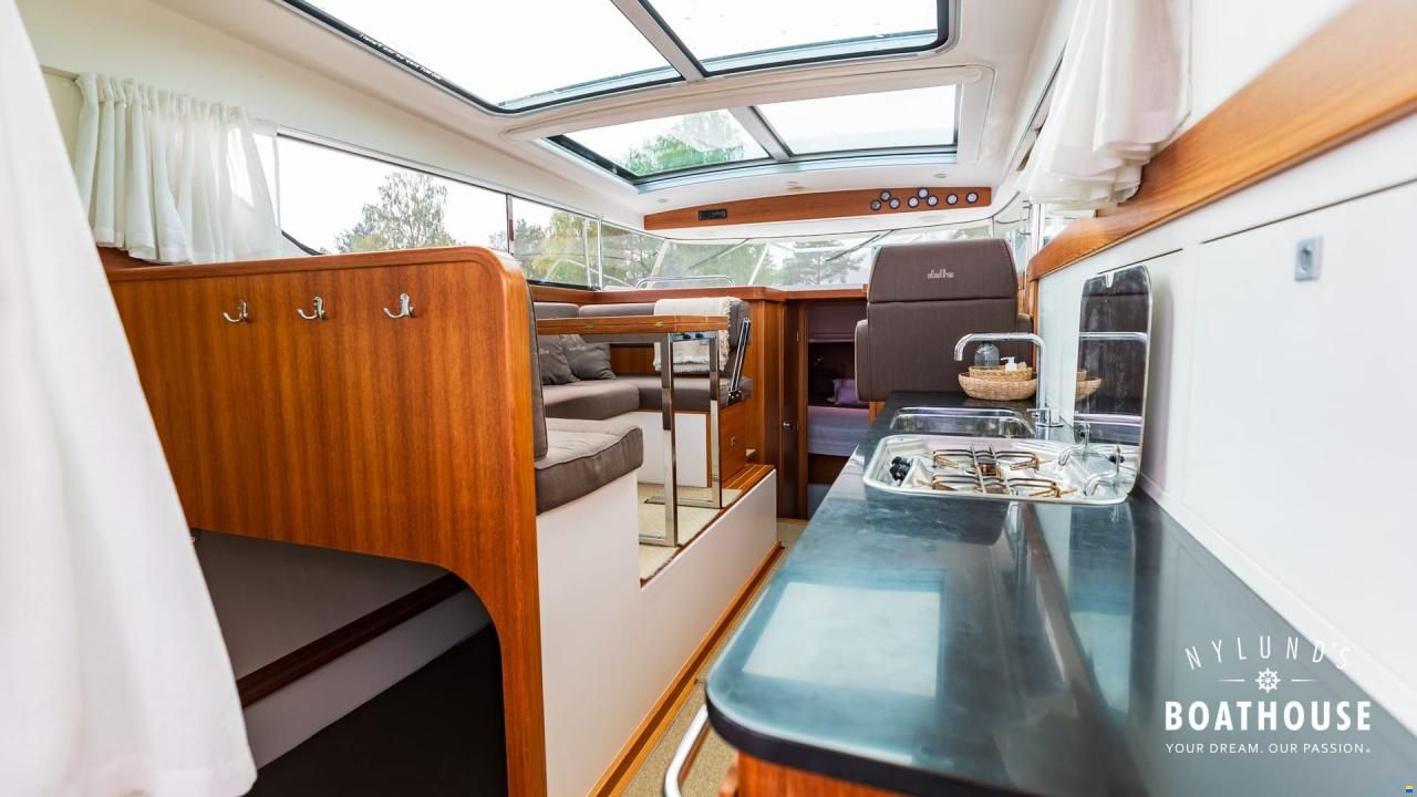 Delta Powerboats 34 SW