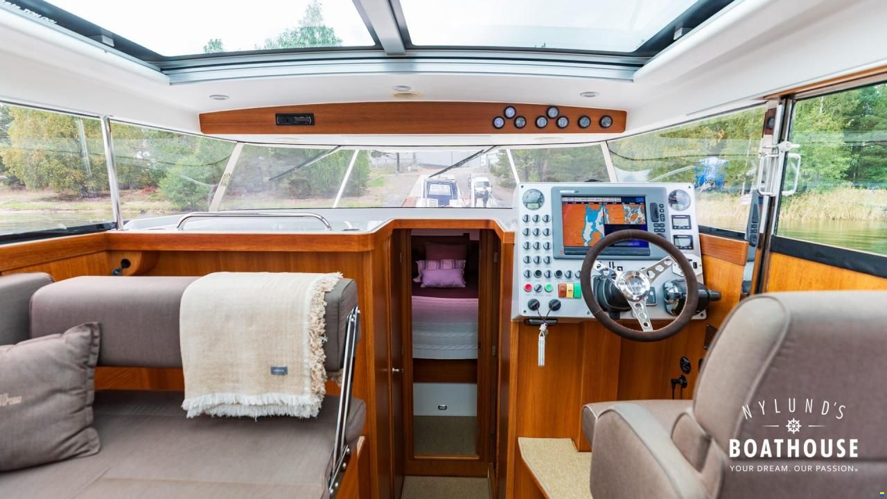 Delta Powerboats 34 SW