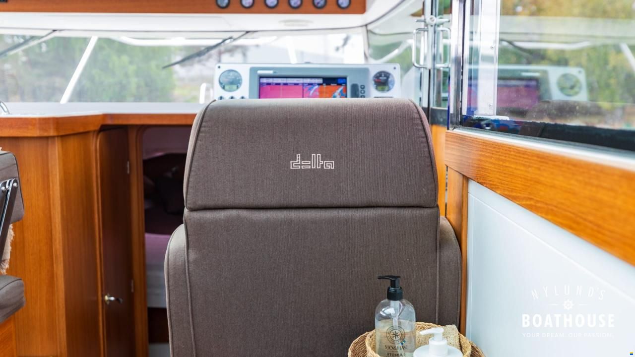 Delta Powerboats 34 SW
