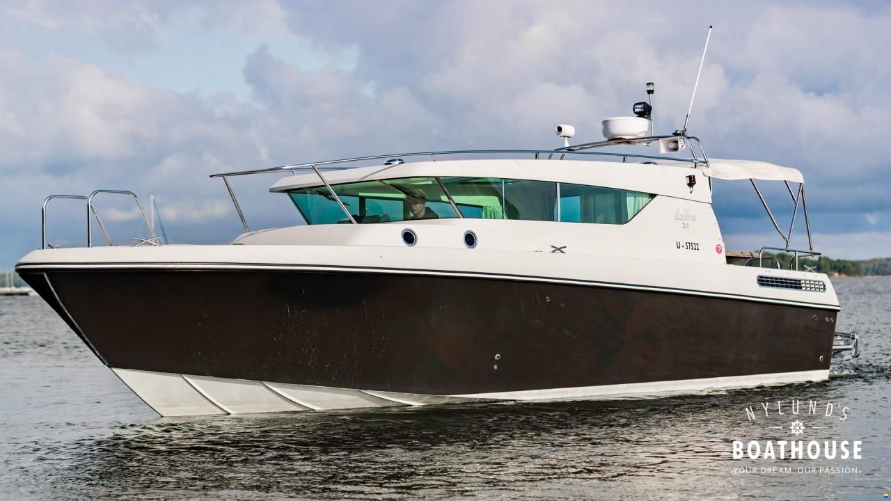 Delta Powerboats 34 SW