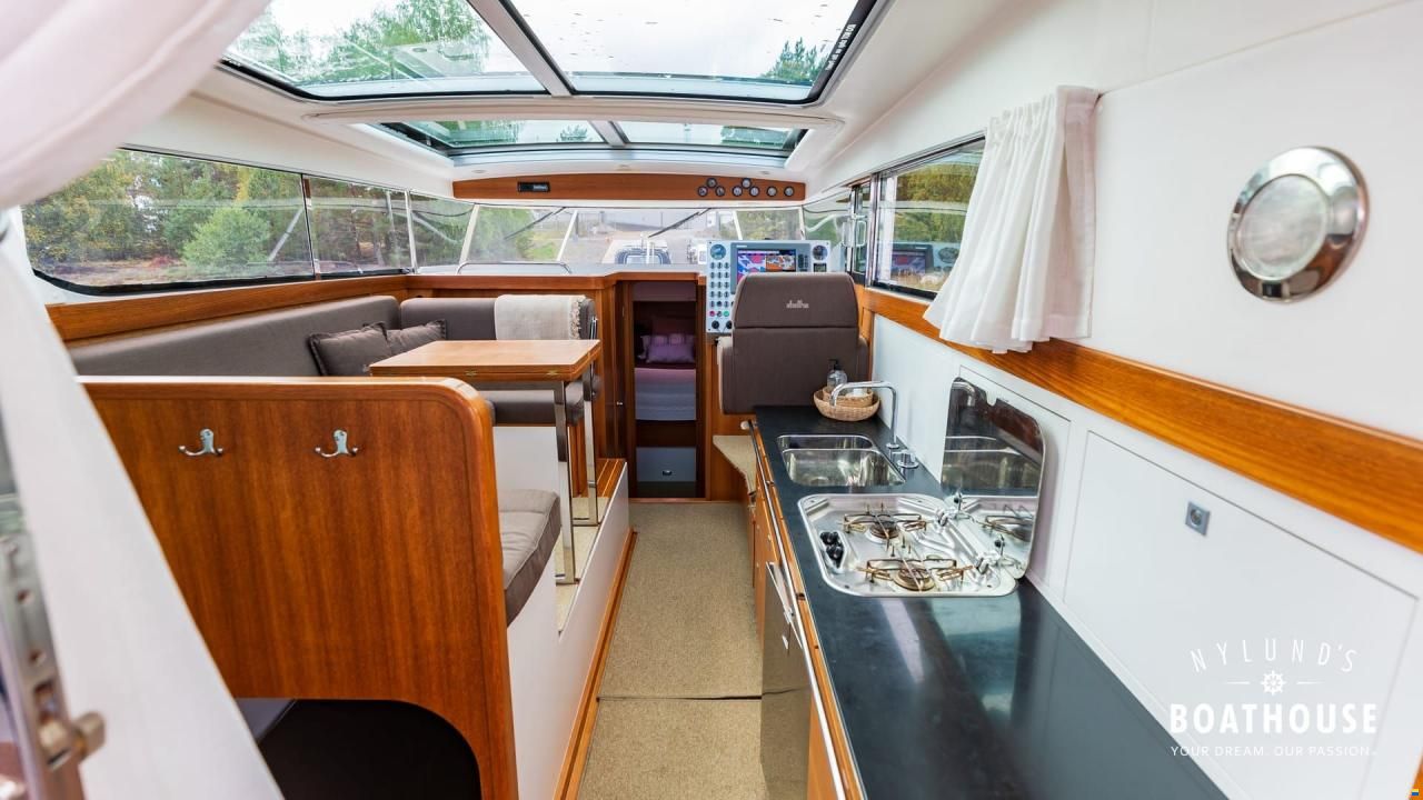 Delta Powerboats 34 SW