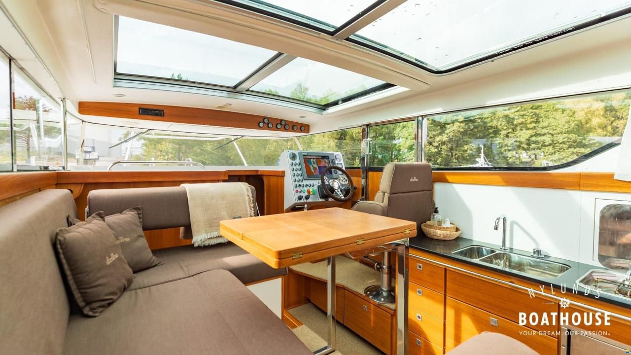 Delta Powerboats 34 SW