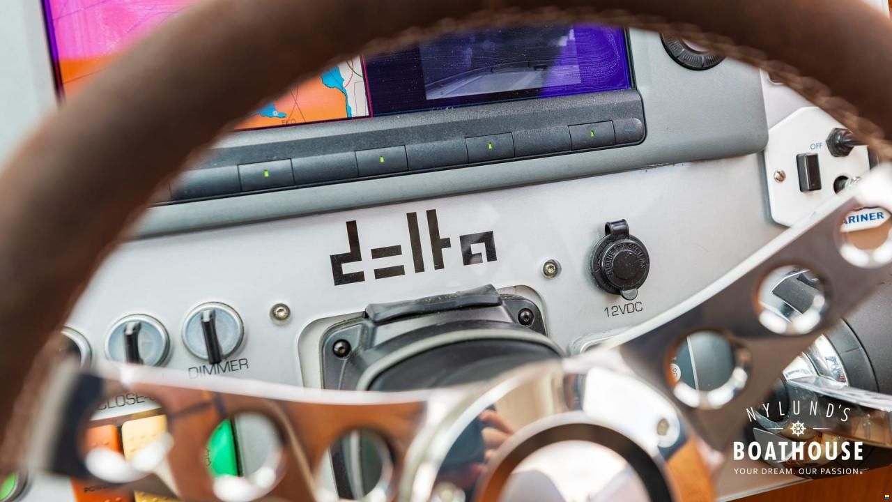 Delta Powerboats 34 SW