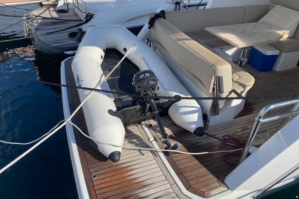 Sealine S330