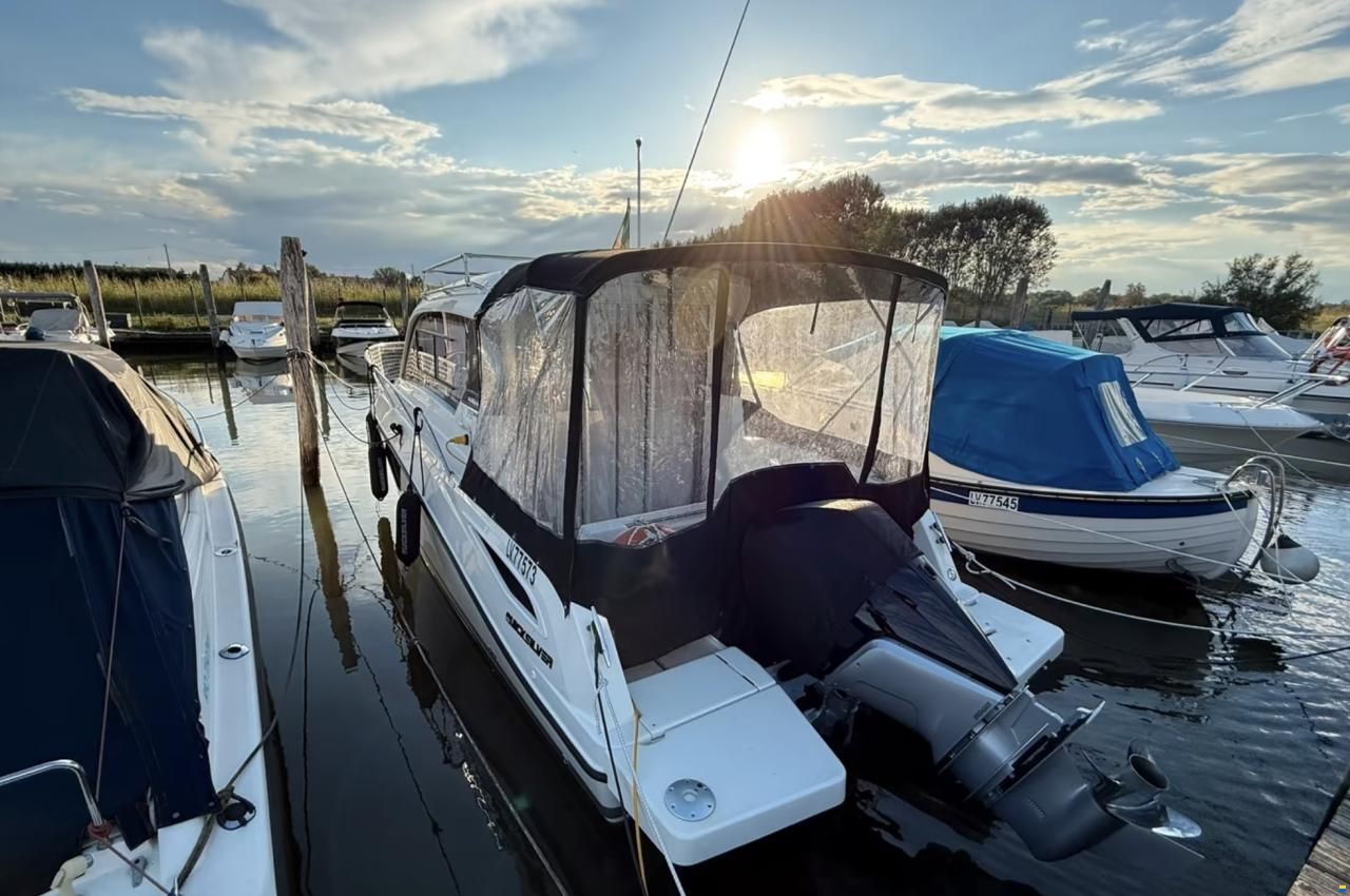 Quicksilver 755 Weekend