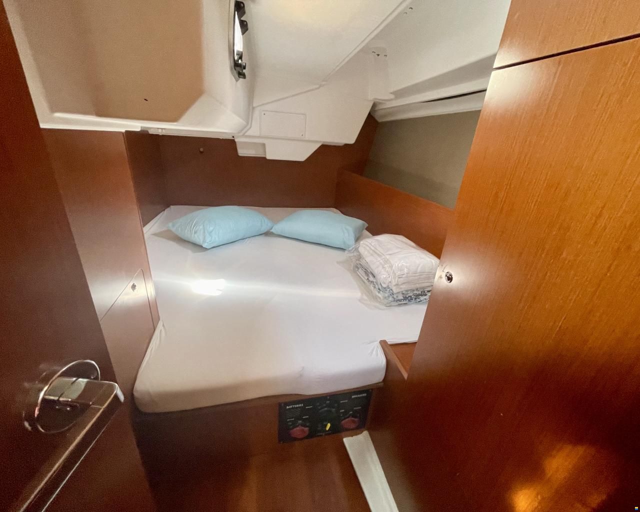 Beneteau Oceanis 38