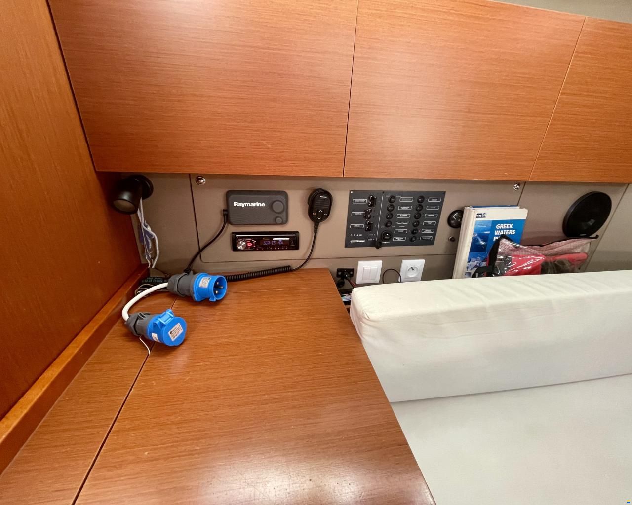 Beneteau Oceanis 38