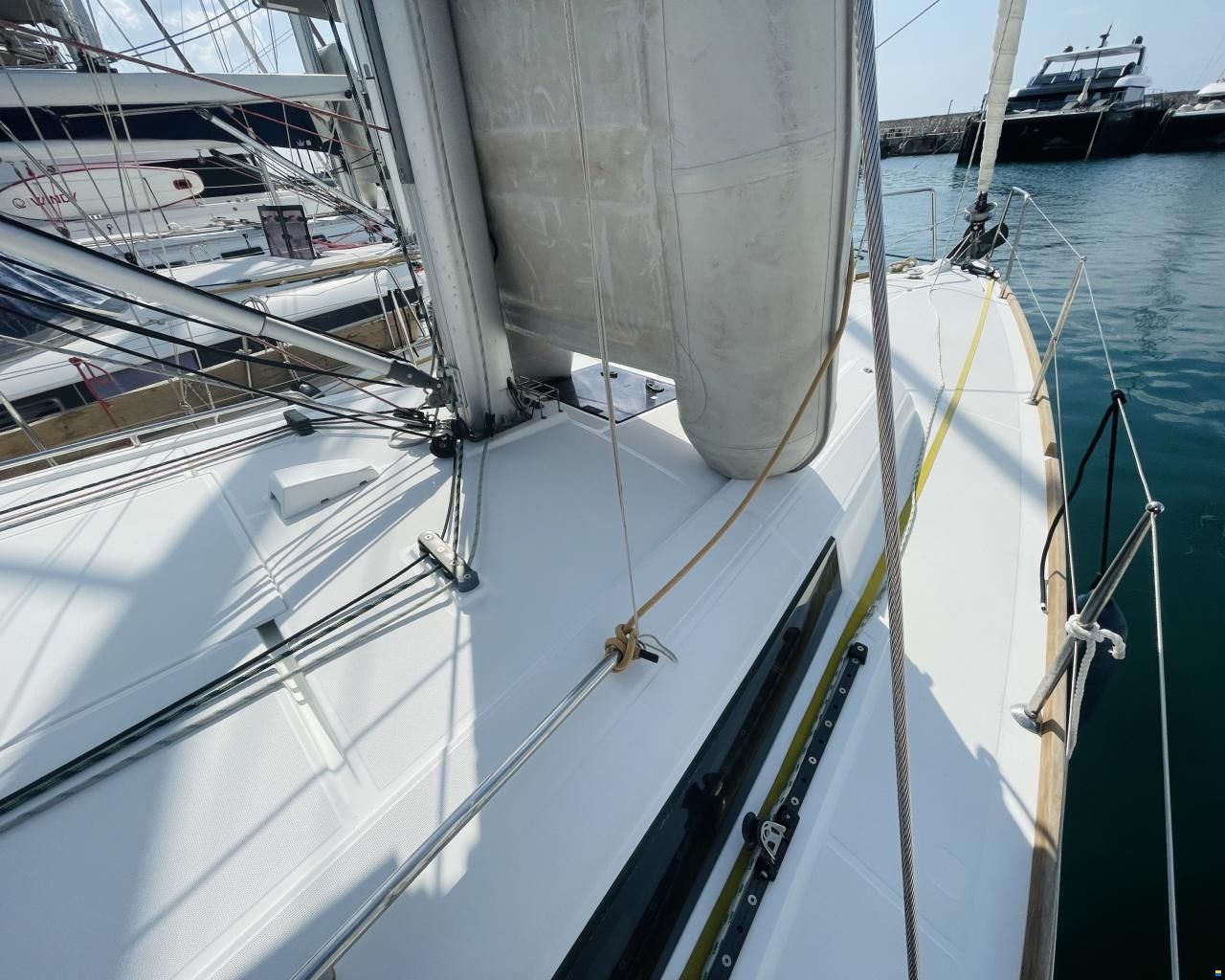 Beneteau Oceanis 38