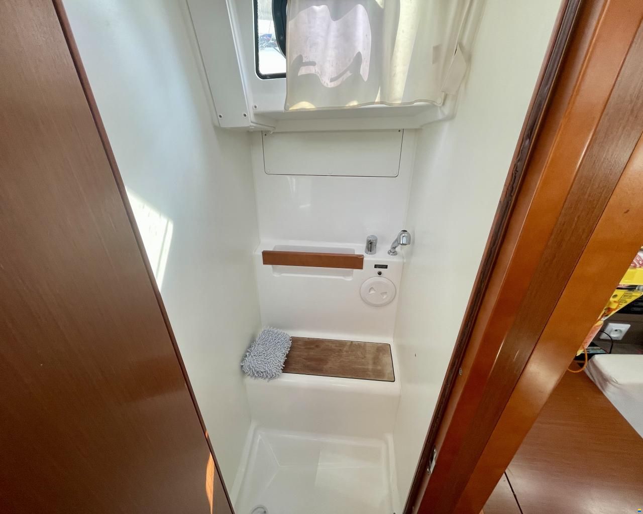 Beneteau Oceanis 38