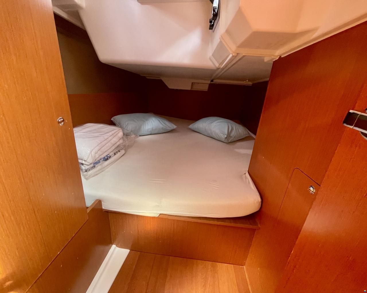 Beneteau Oceanis 38