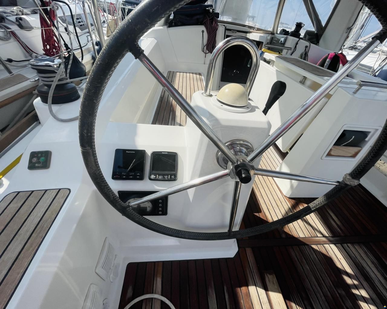 Beneteau Oceanis 38