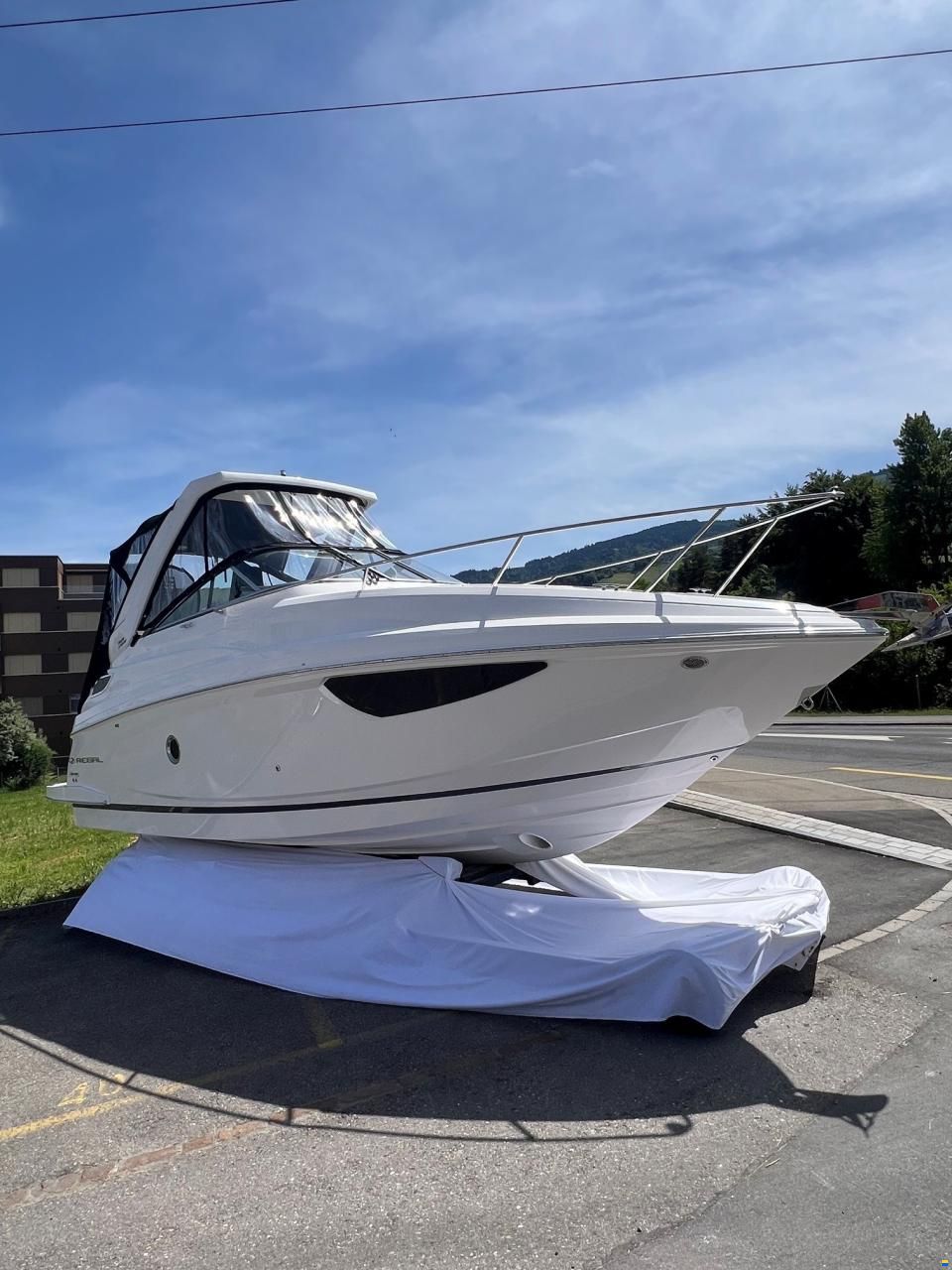 Regal 28 Express Hensa Edition