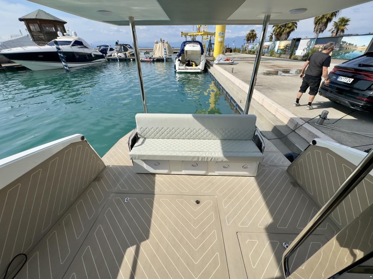 Cobra Maestro 42 Flybridge