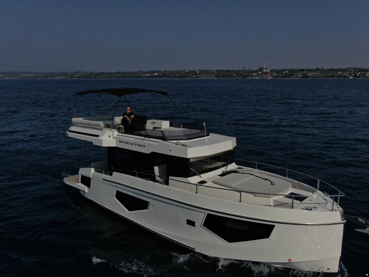 Cobra Maestro 42 Flybridge