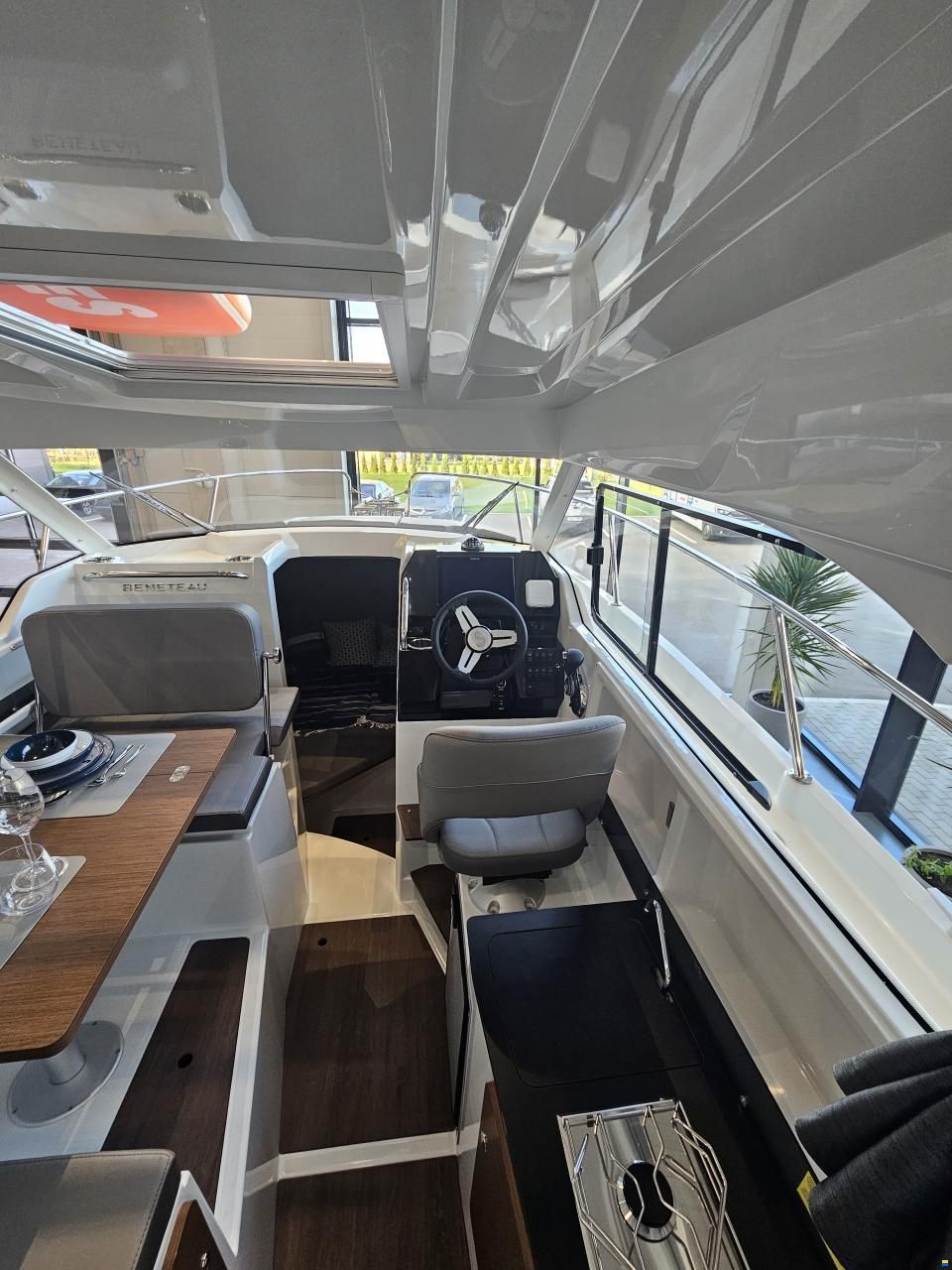 Beneteau Antares 8 OB V2