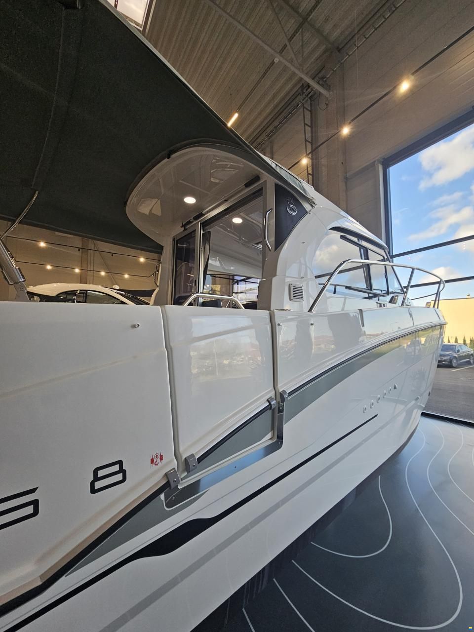 Beneteau Antares 8 OB V2