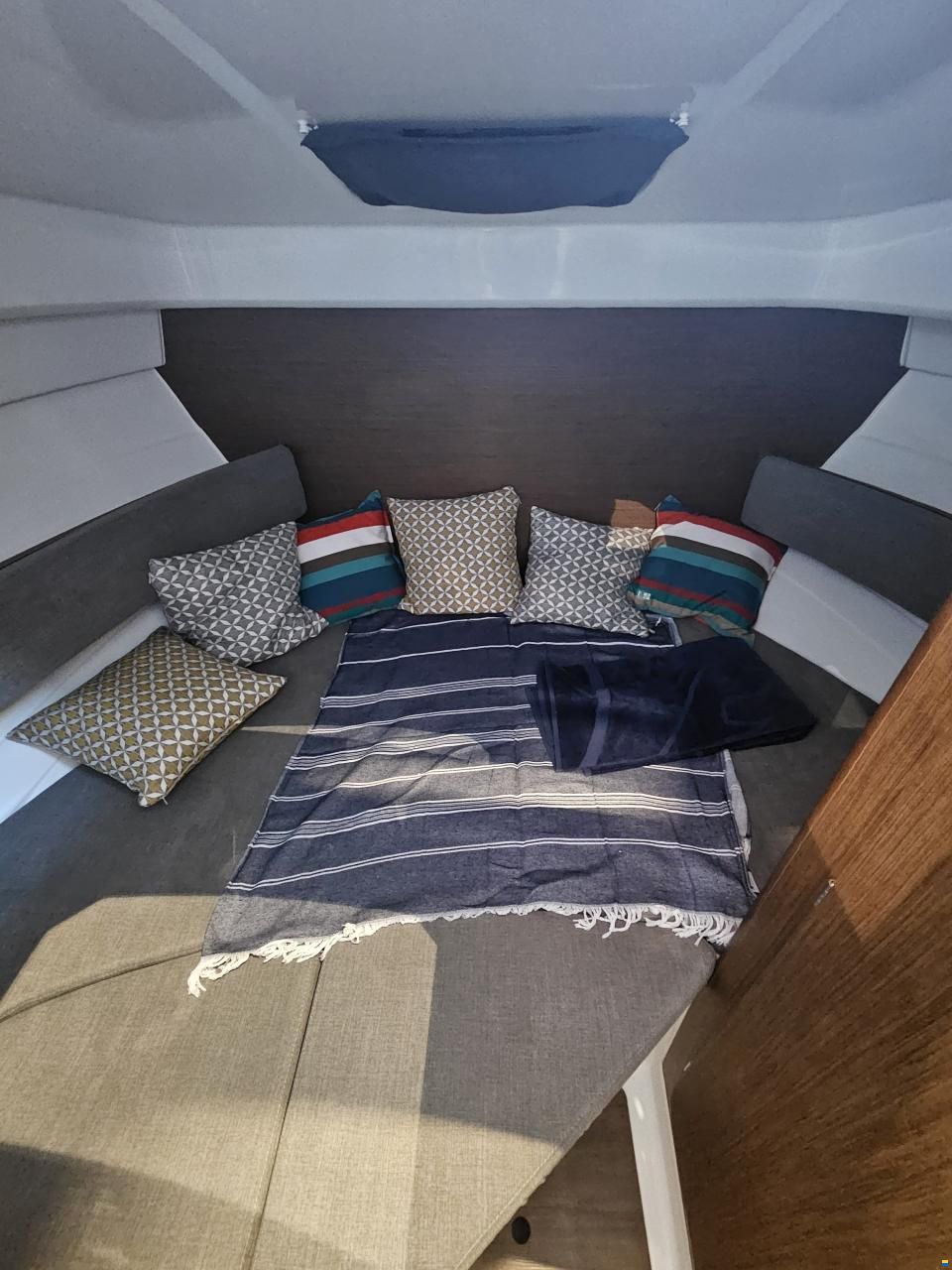 Beneteau Antares 8 OB V2