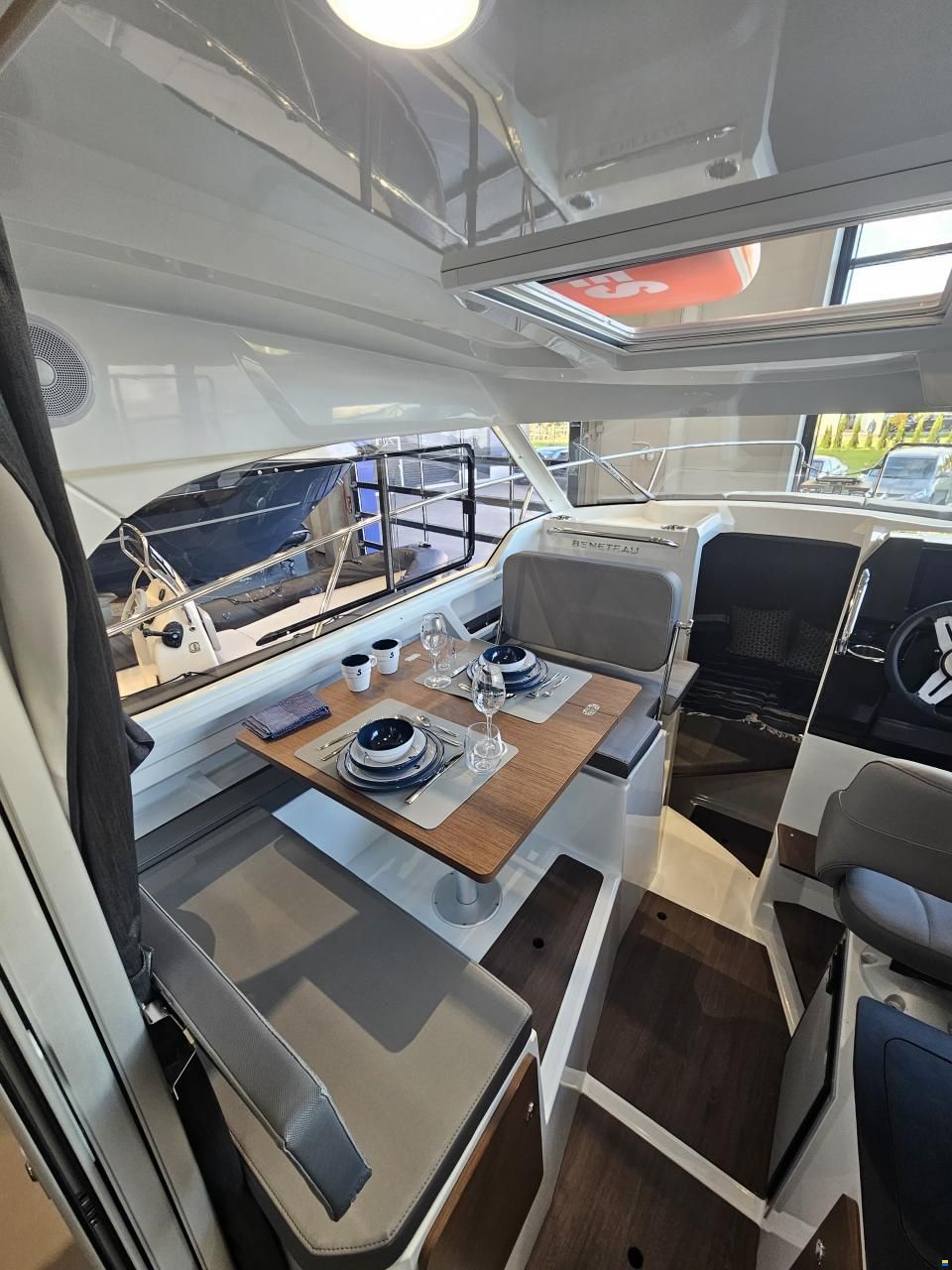 Beneteau Antares 8 OB V2
