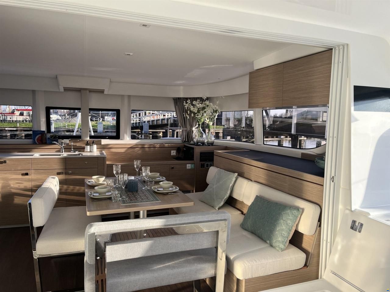 Lagoon 43
