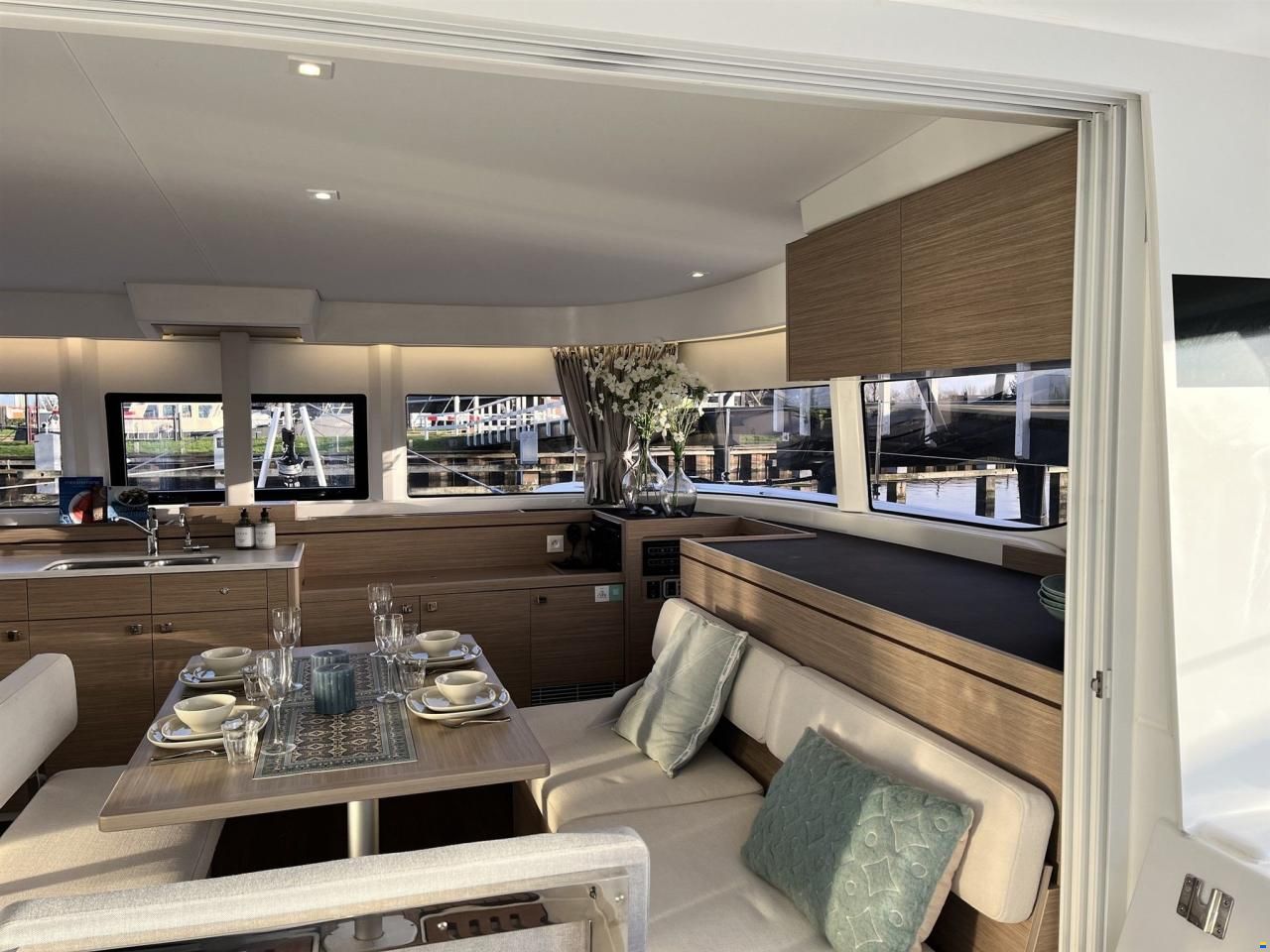 Lagoon 43