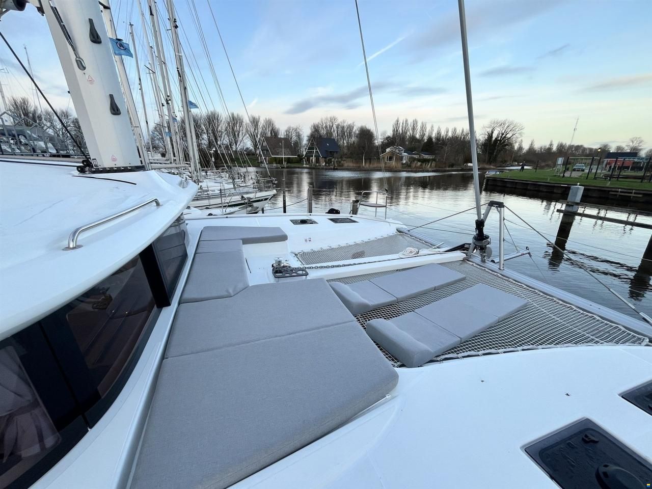 Lagoon 43