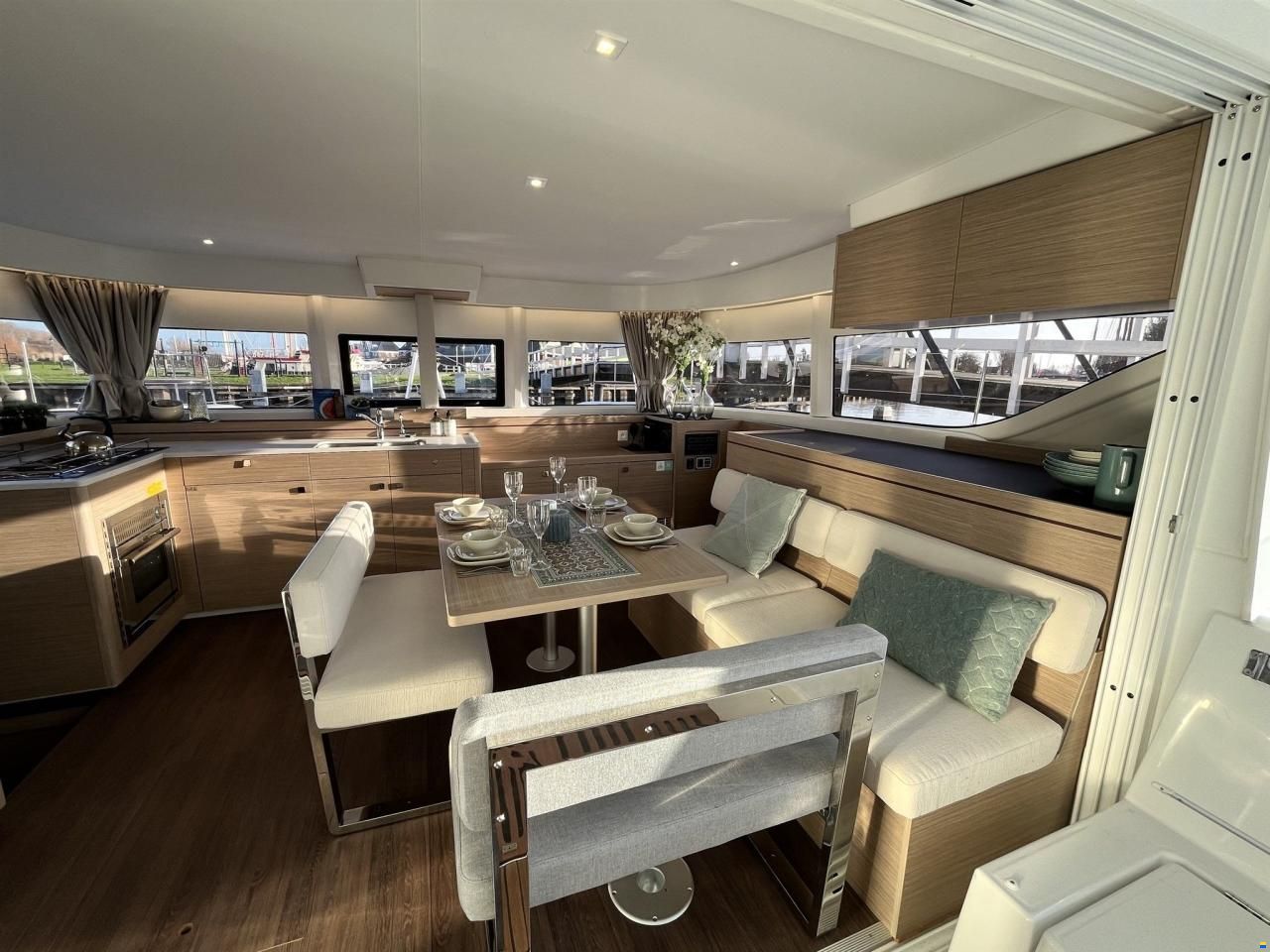 Lagoon 43