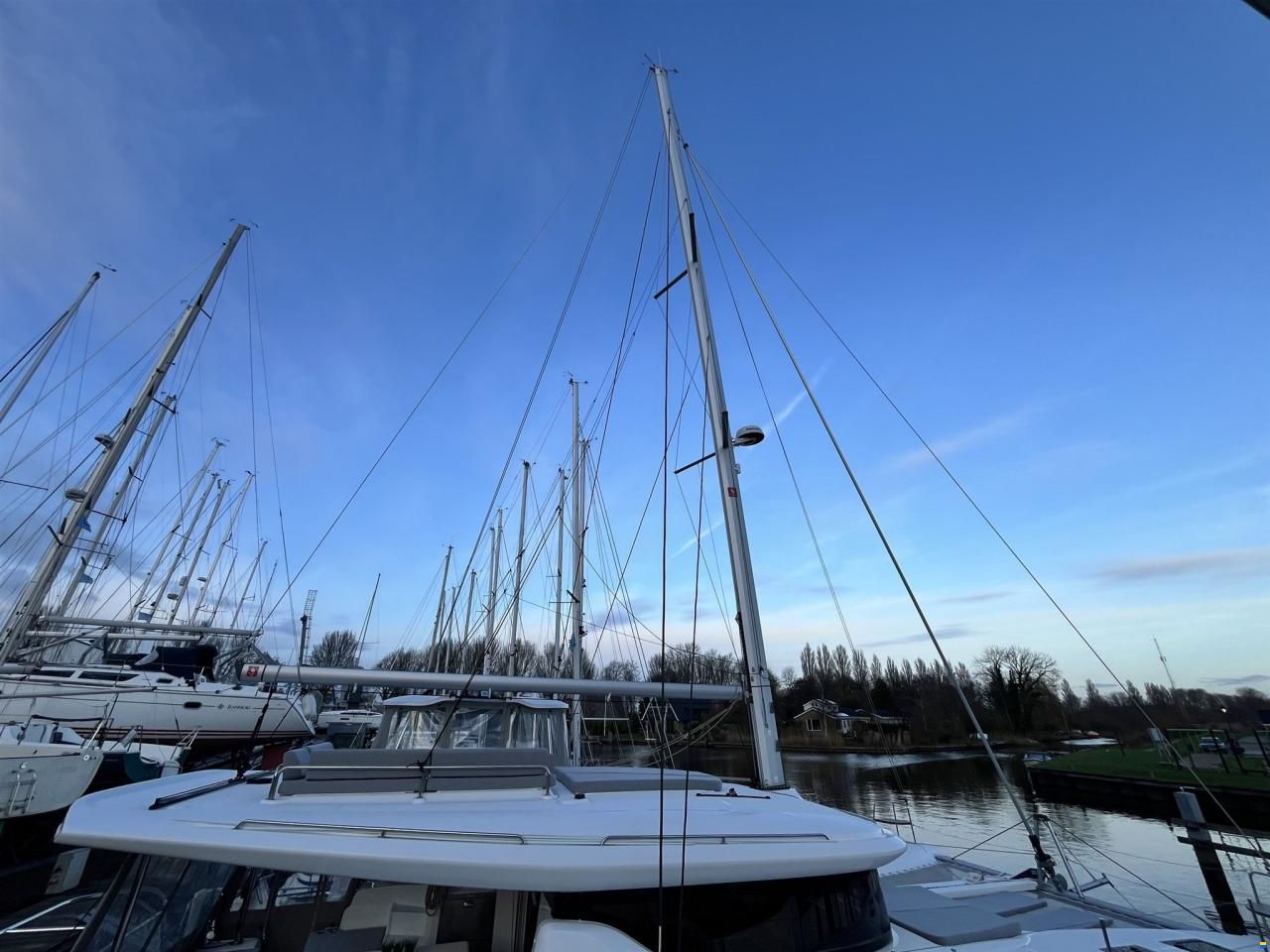 Lagoon 43