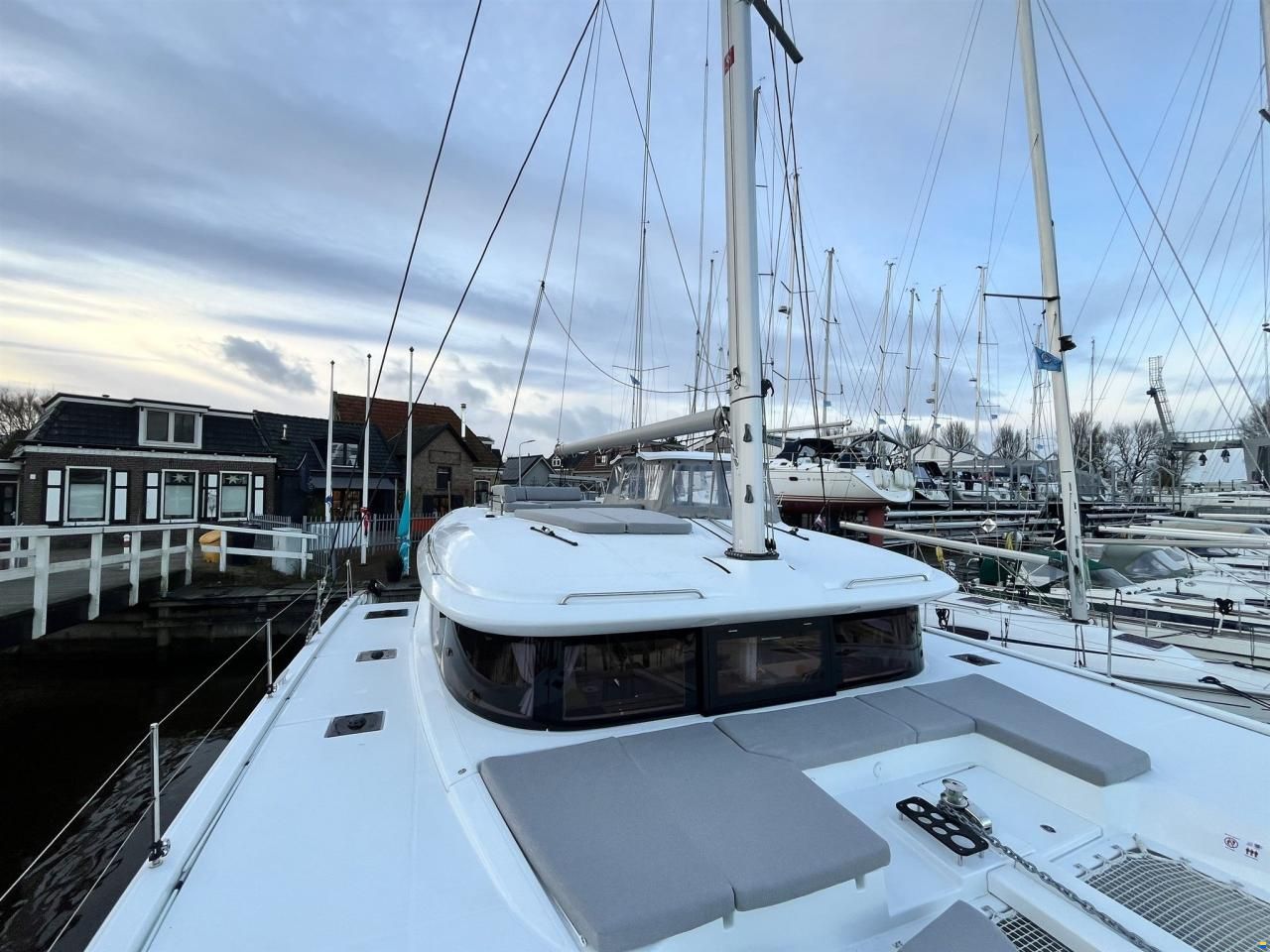 Lagoon 43