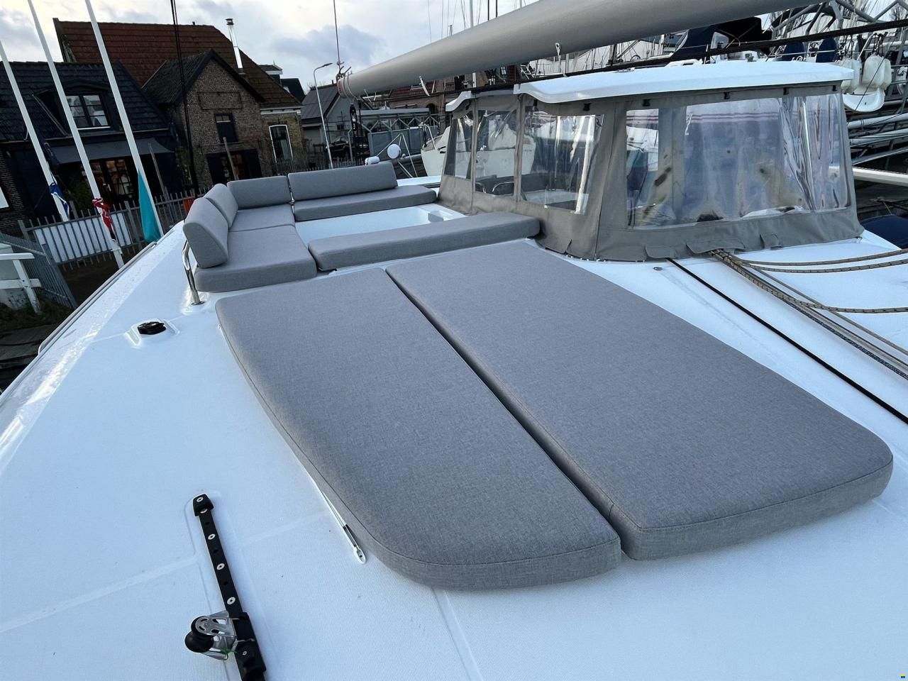 Lagoon 43