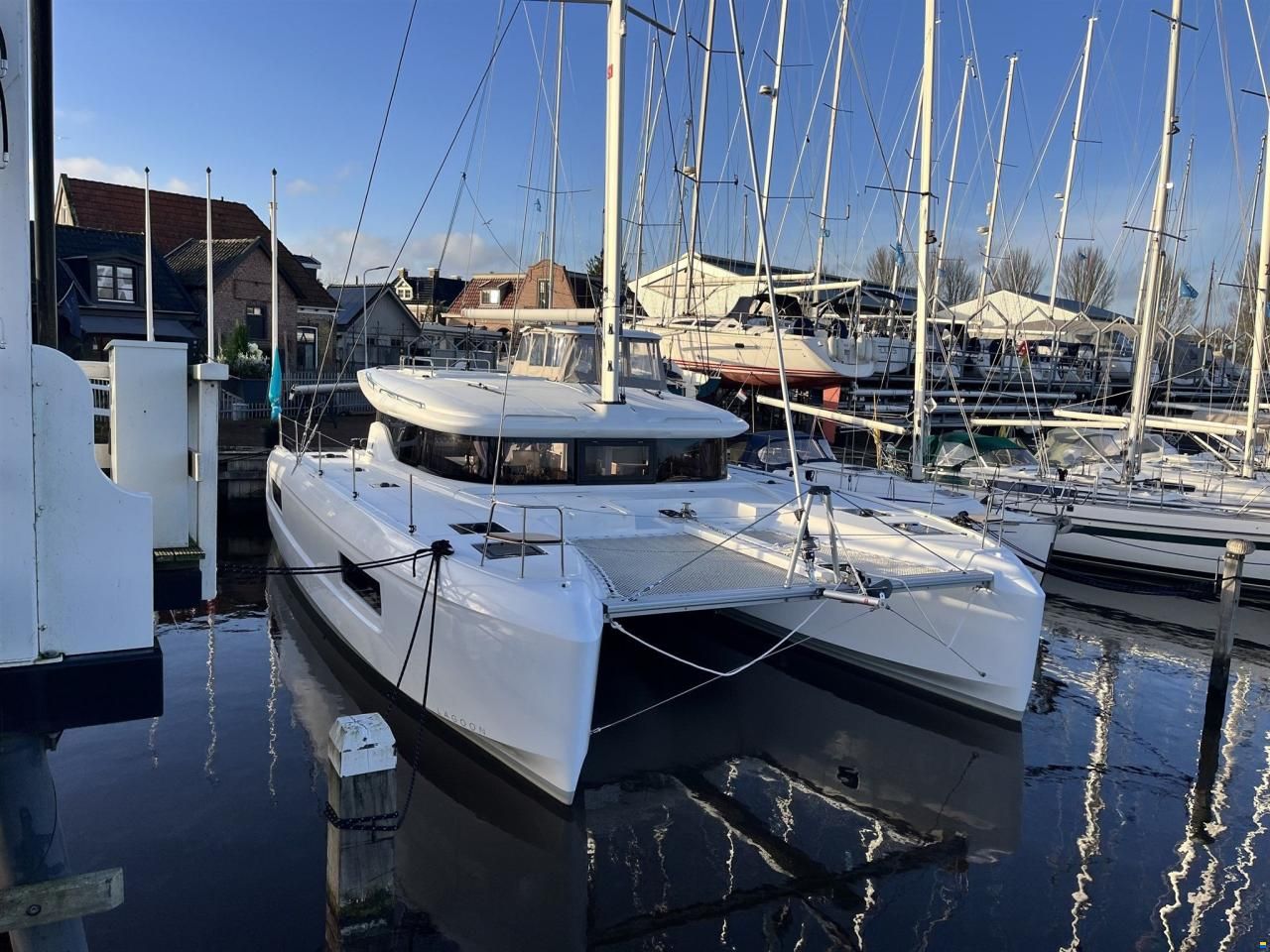 Lagoon 43