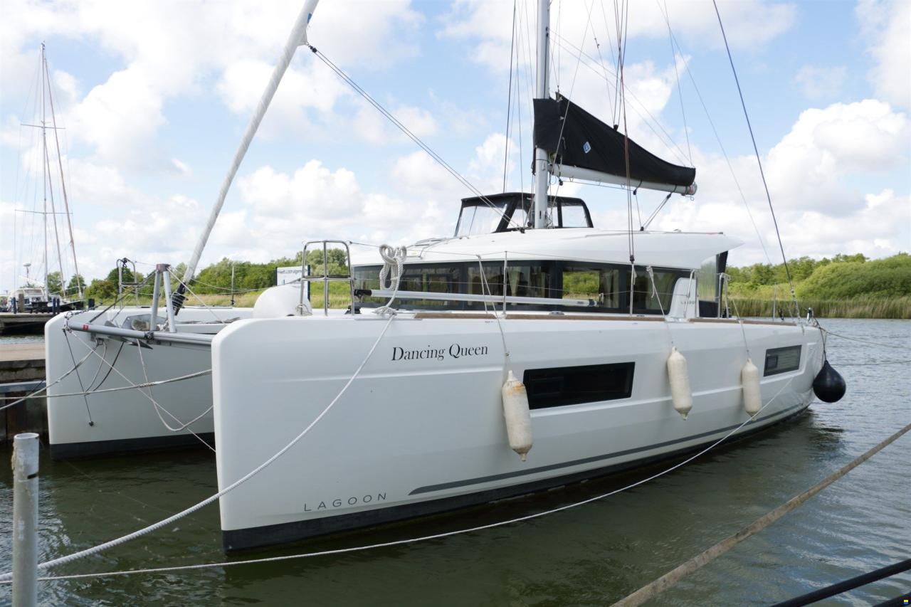 Lagoon 40