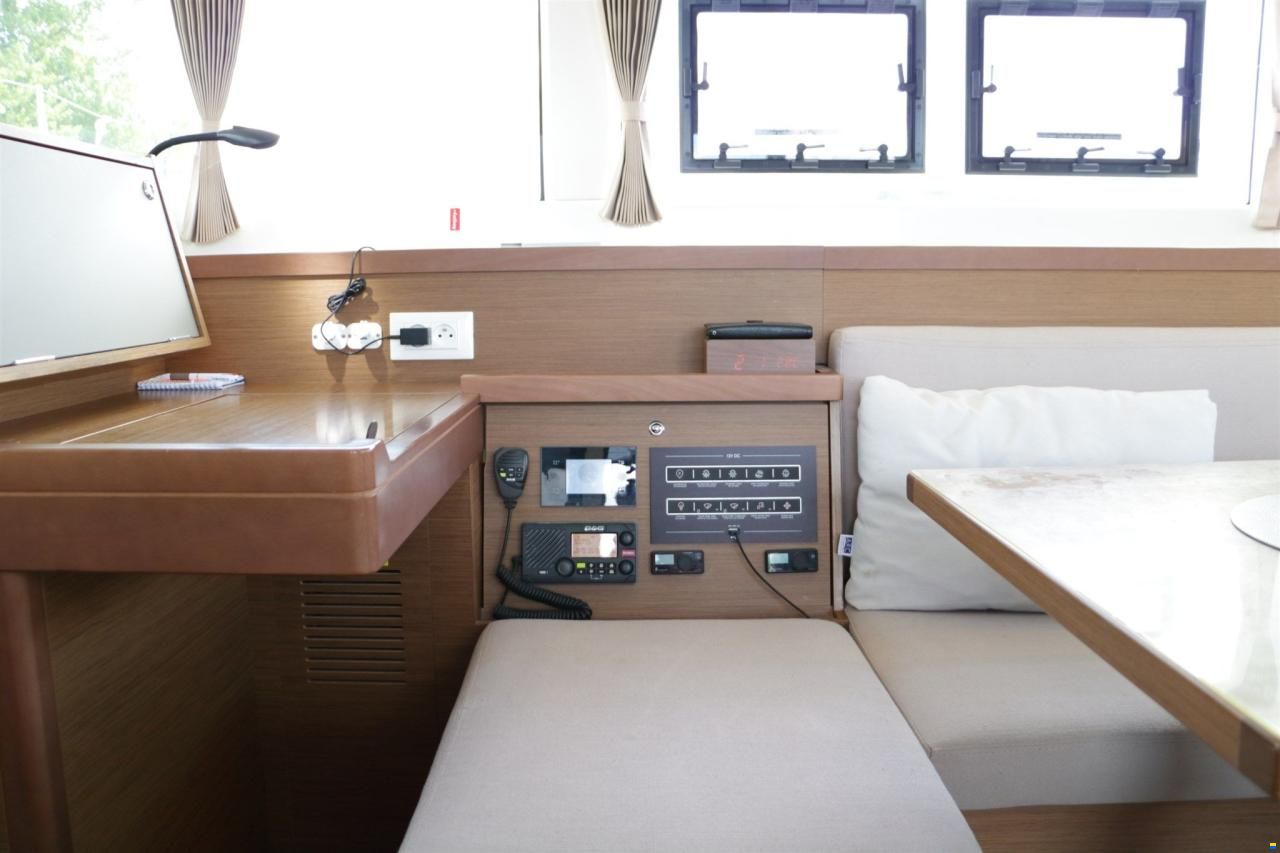 Lagoon 40