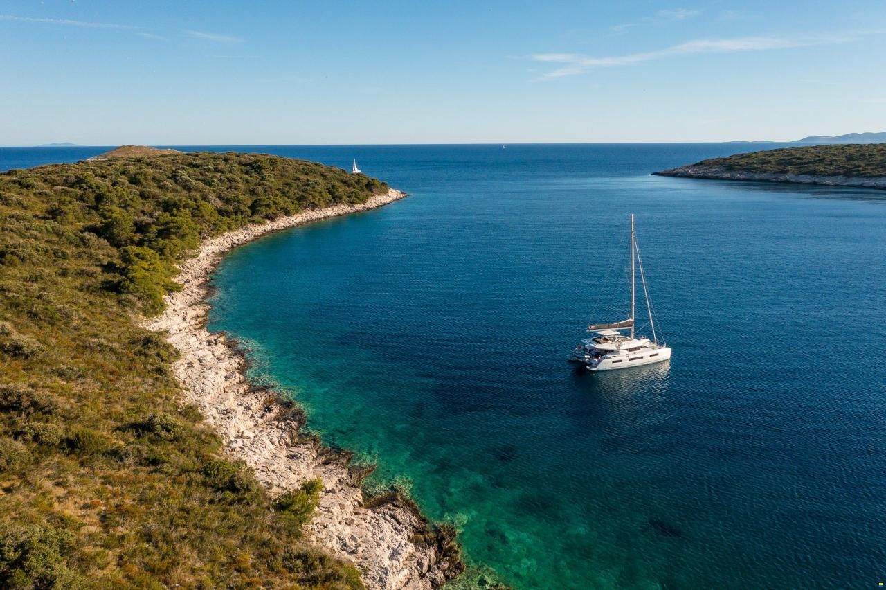 Lagoon 51