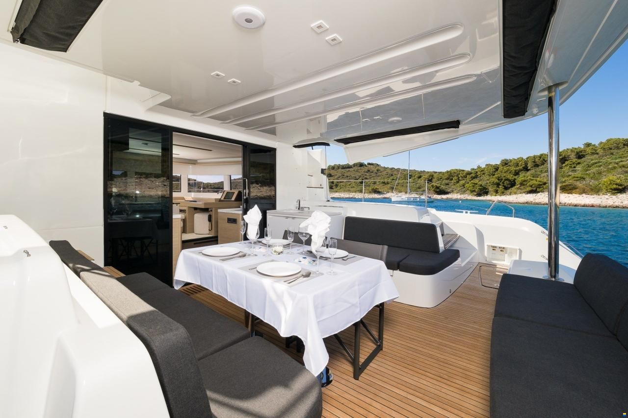 Lagoon 51