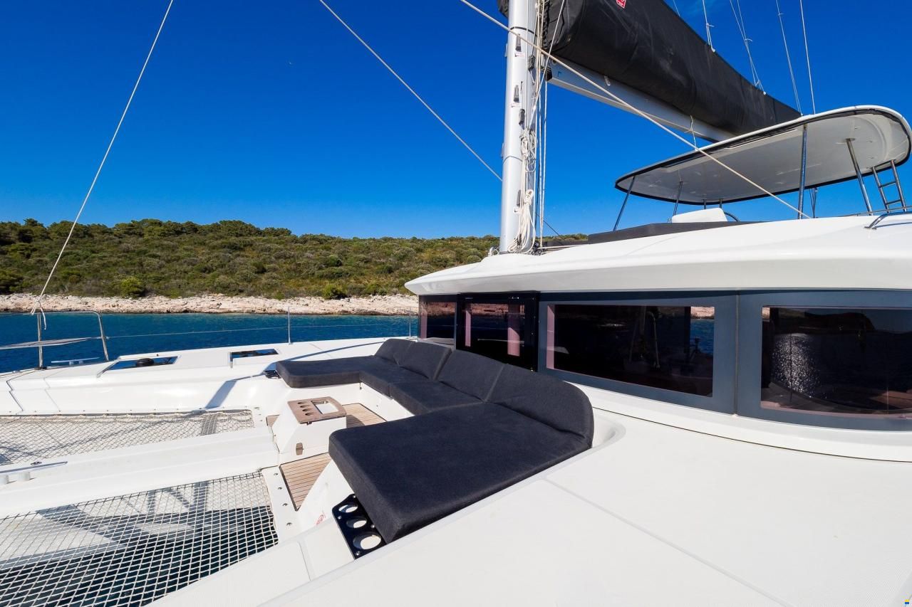 Lagoon 51