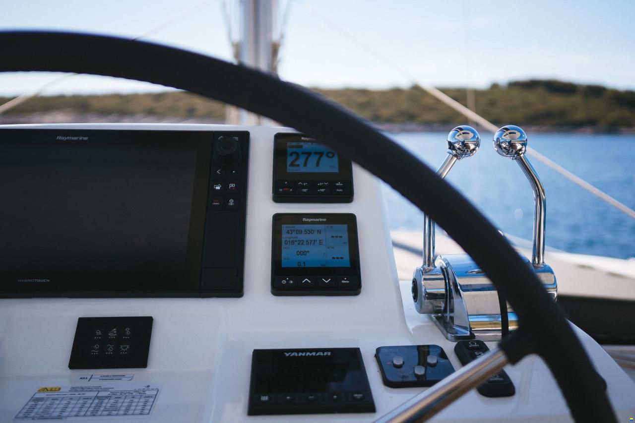 Lagoon 51