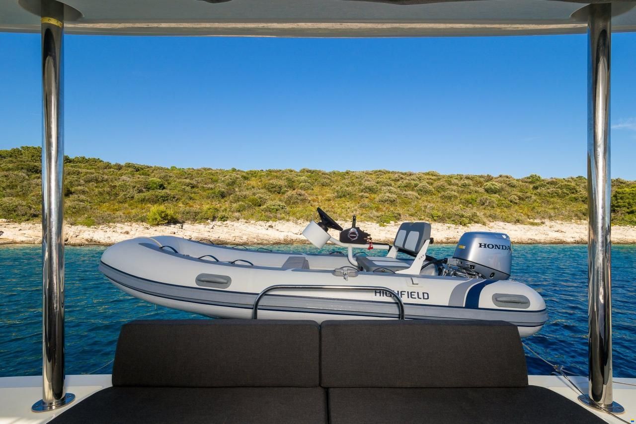 Lagoon 51