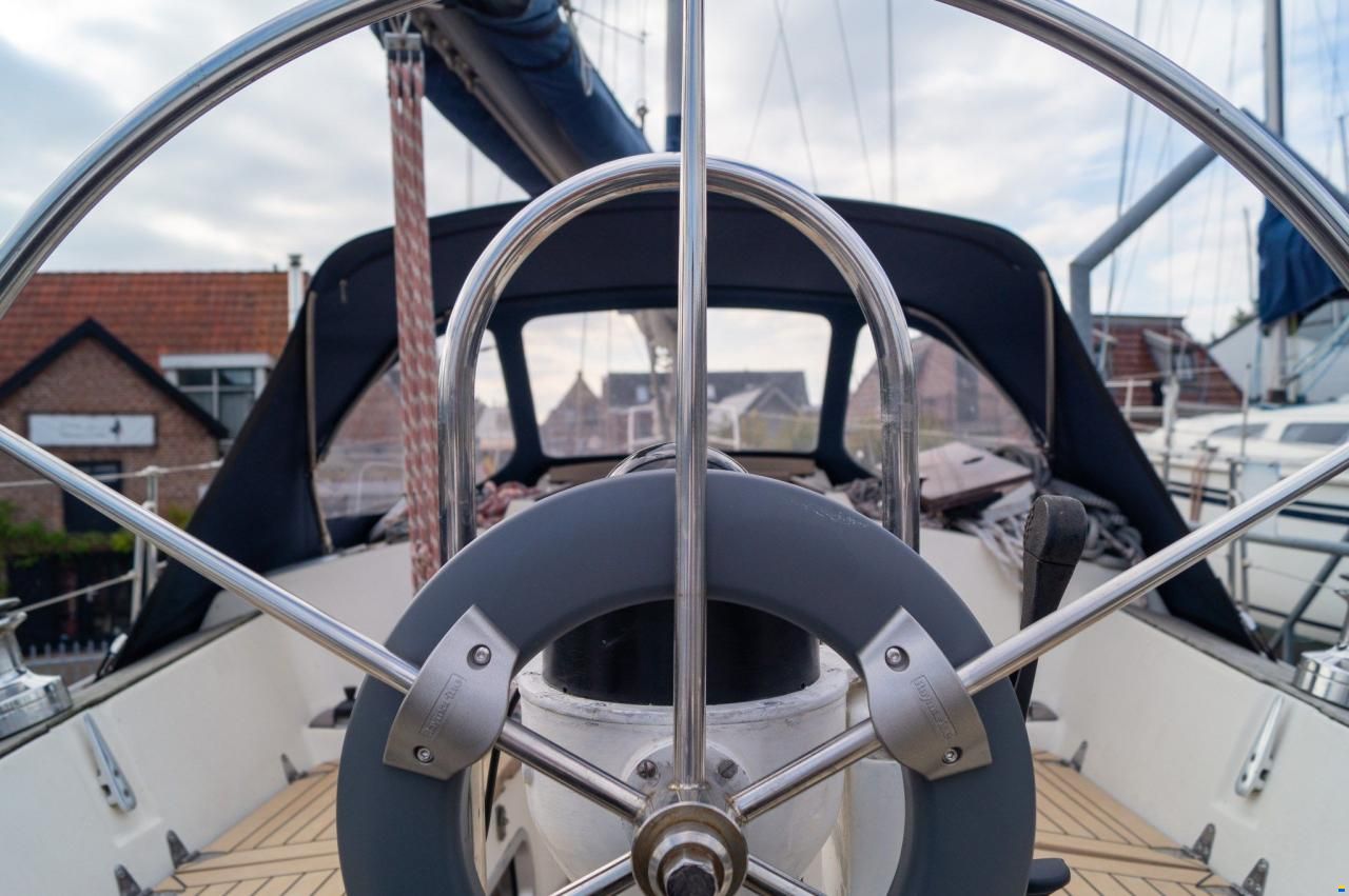 Bavaria 38