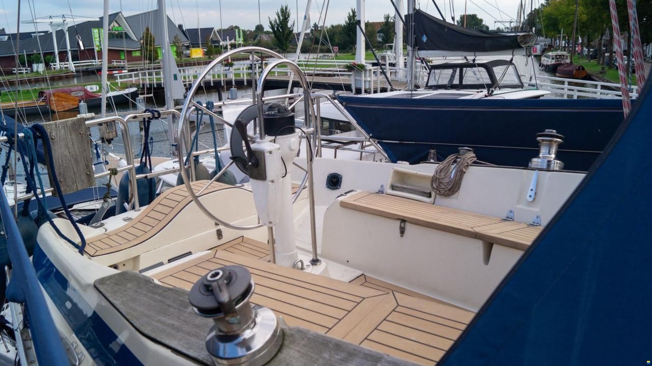 Bavaria 38