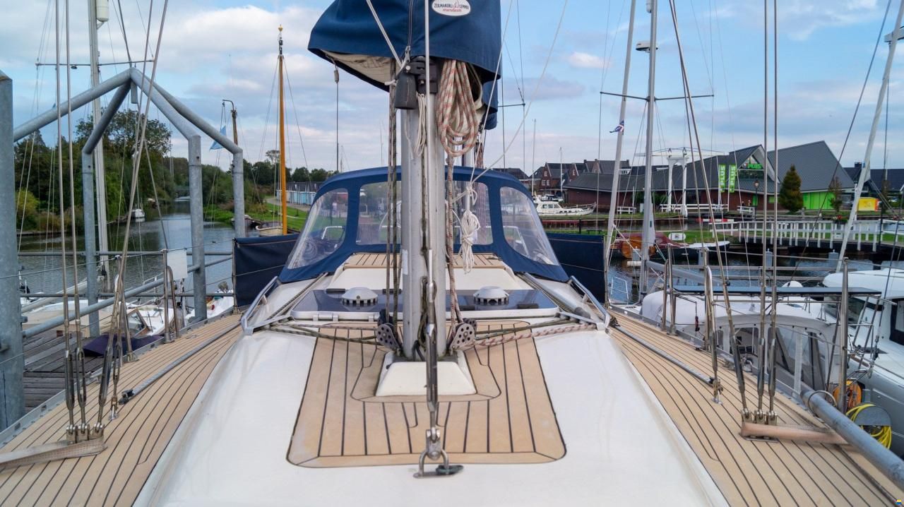 Bavaria 38